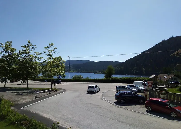 Les Granites A Moins De 100m Du Gérardmer